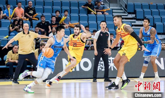 北京男篮不敌巴塞罗那 许利民剖析中外篮球差距