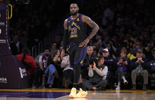 湖人逆风翻盘挺进西部第五 雷霆稳居榜首 火箭意