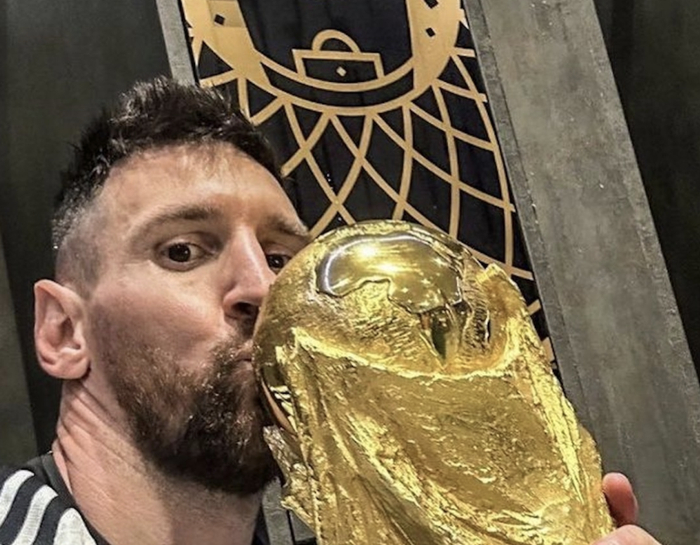 土耳其队从2002年黑马逆袭晋级世界杯边缘，国足