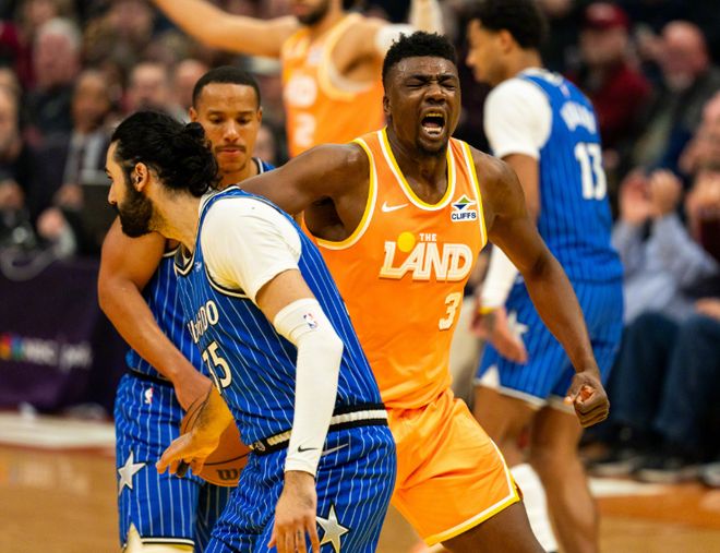 班凯罗单场36分难救魔术 骑士复仇成功稳居东部