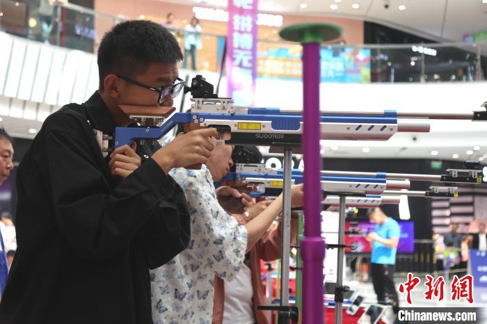 西宁青少年电子激光枪对抗赛吸引322名选手参赛