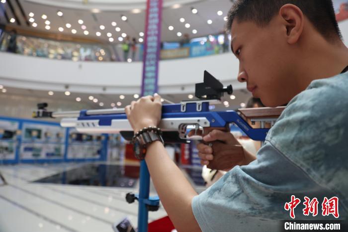 西宁青少年电子激光枪对抗赛吸引322名选手参赛