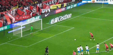 费利佩生日戴帽创中超纪录 成就双响炮