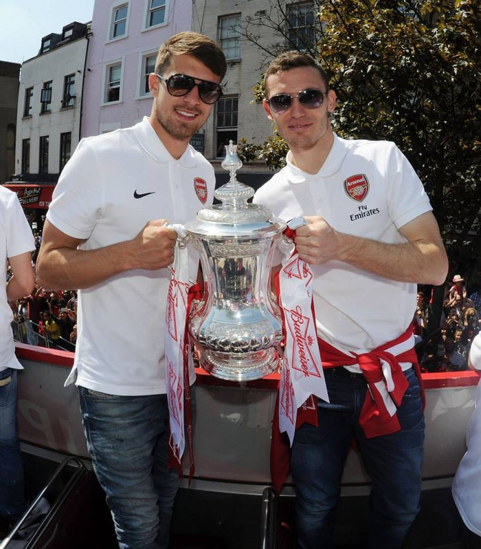 阿森纳球迷期待Rambo再现足总杯夺冠游行盛况