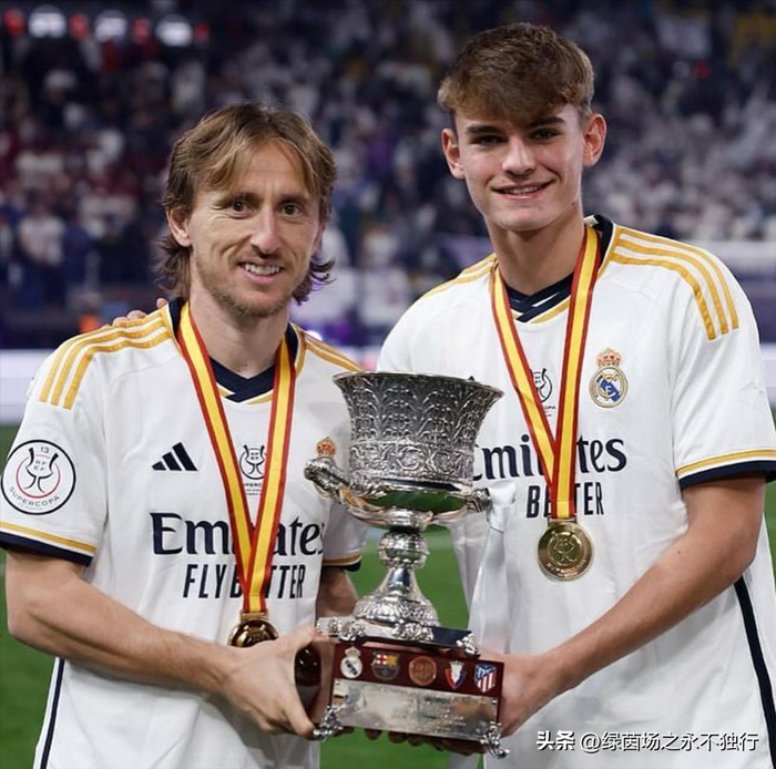 皇马官宣签下尼科-帕斯 买断条款成定局 重返伯