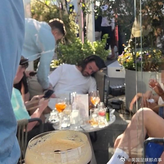 格拉利什醉酒后睡倒屋顶酒吧 脚部手术缺席赛季